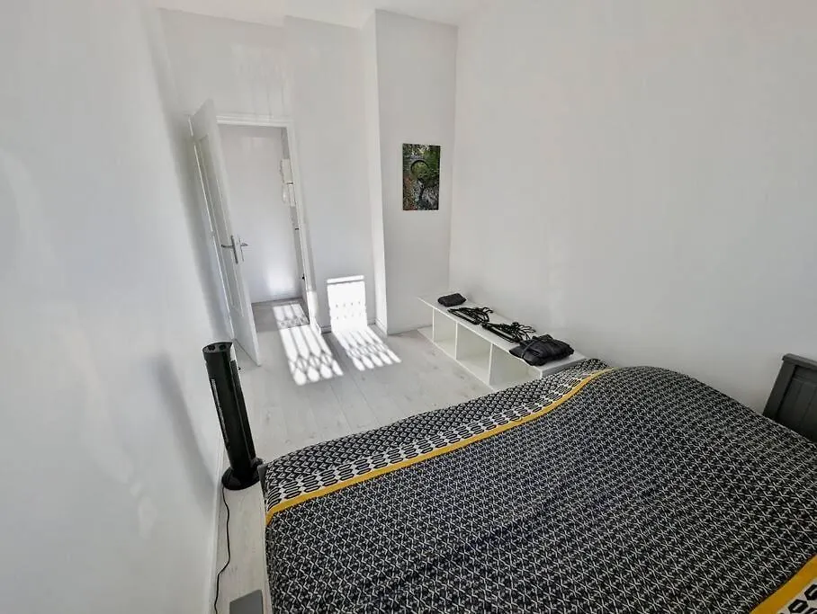 Magnifique T2 Refait A Neuf - Calme & Tout Equipe Avec Parking Grenoble Apartman